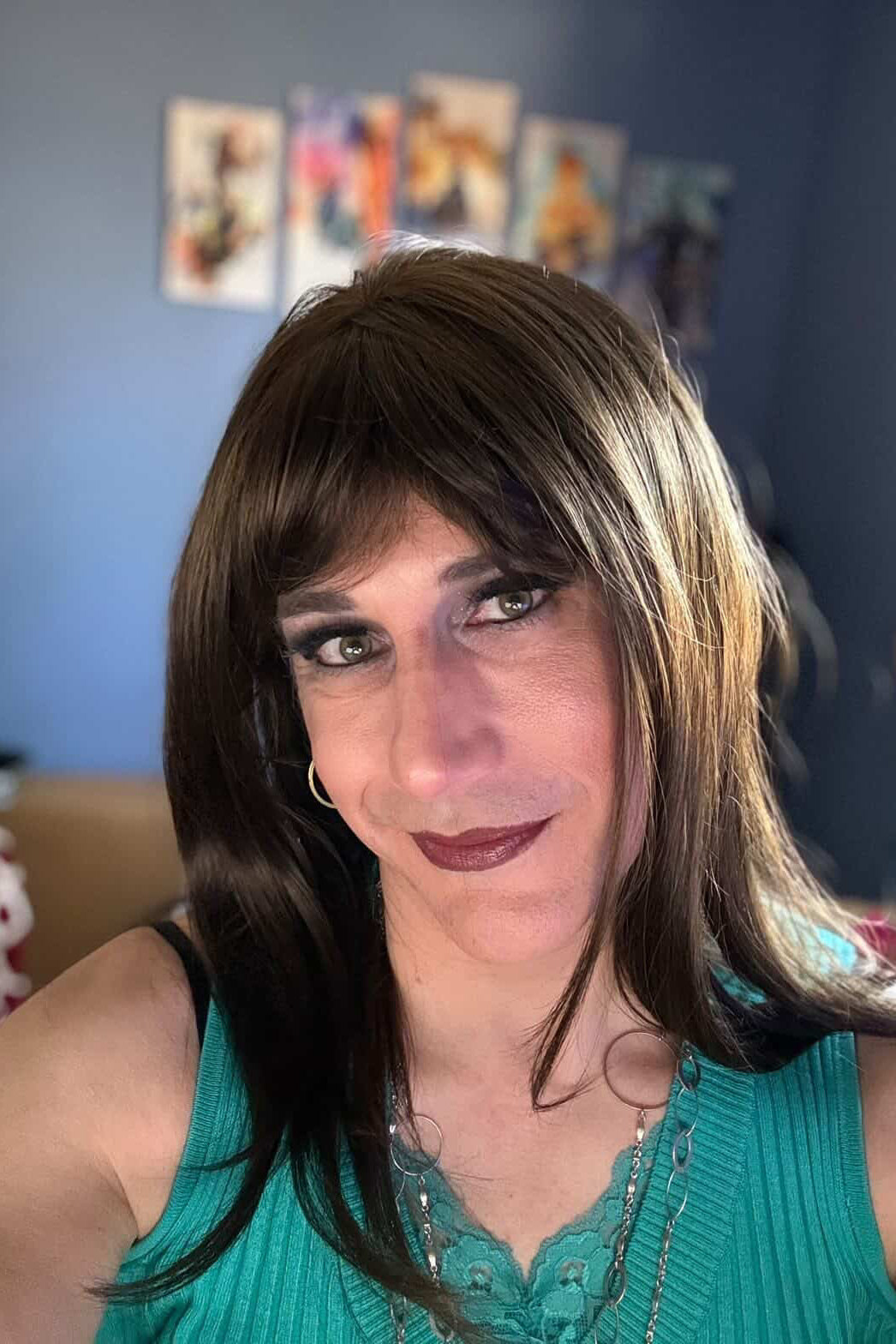 Sam is wearing a Celine wig in the colour 4H